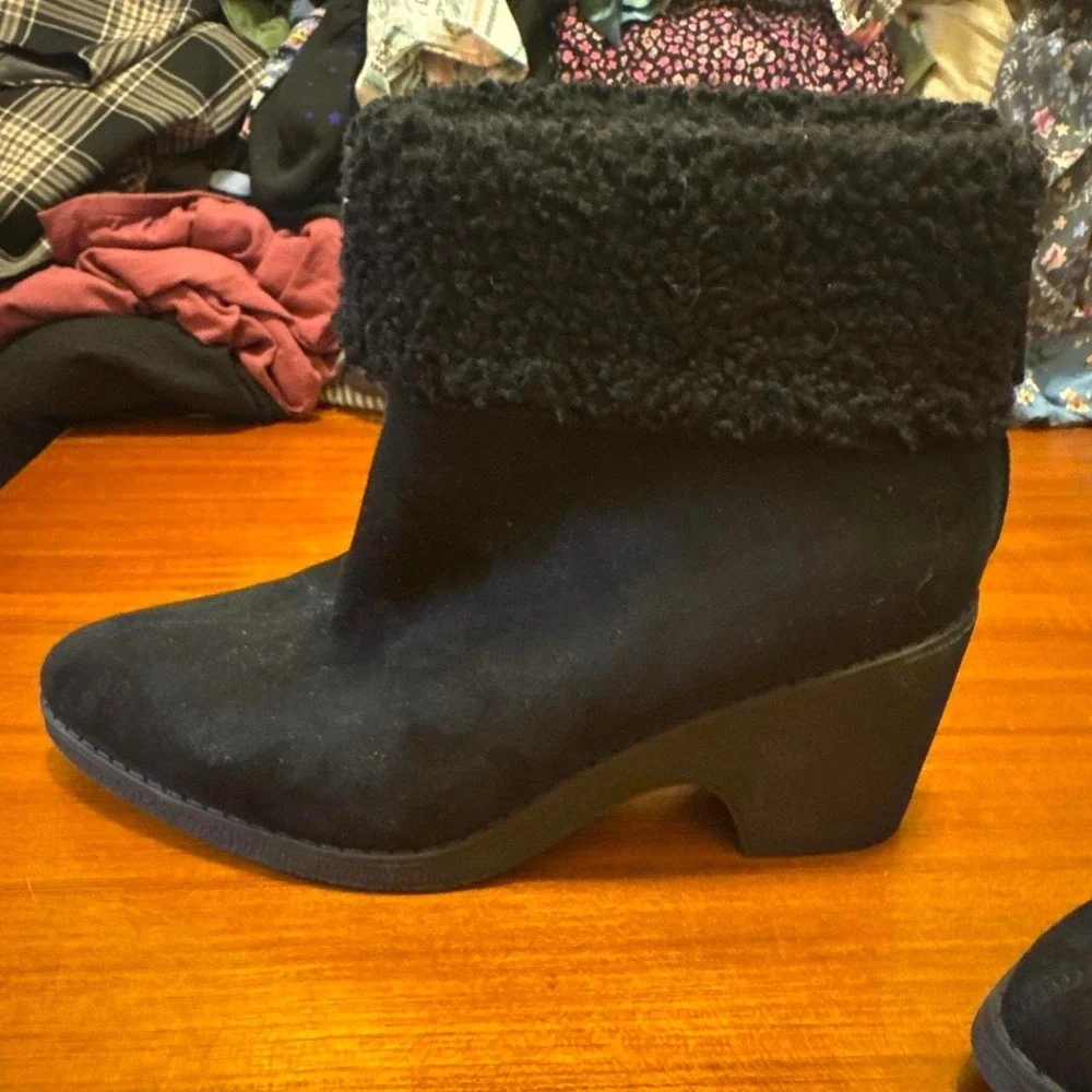 Aerosoles Black faux suede ankle boots